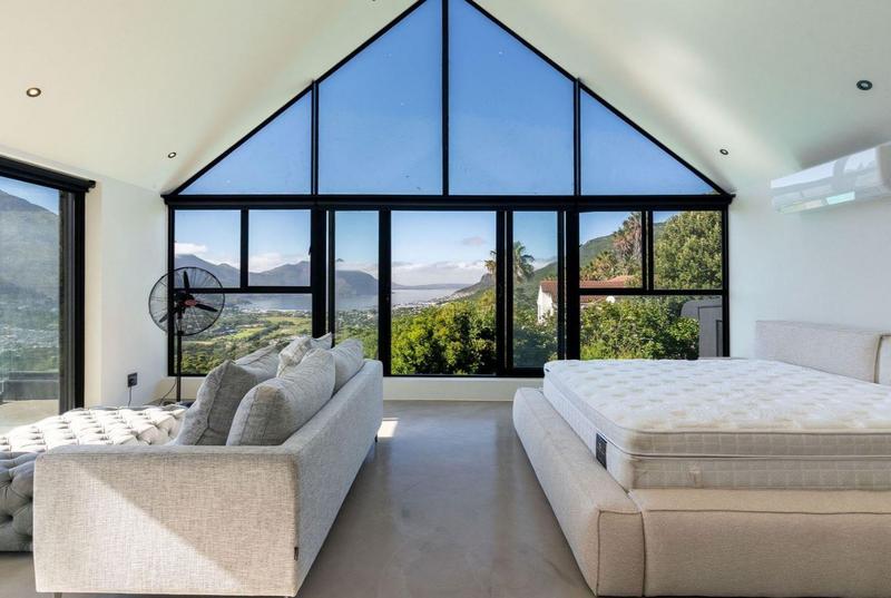 6 Bedroom Property for Sale in Hout Bay Western Cape
